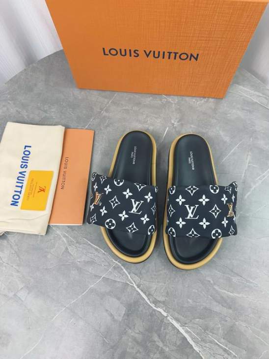Picture of Louis Vuitton Slippers _SKULVsz35-45mnf03171130